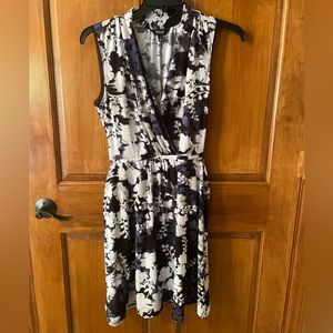 NWT Vera Wang Sleeveless Dress